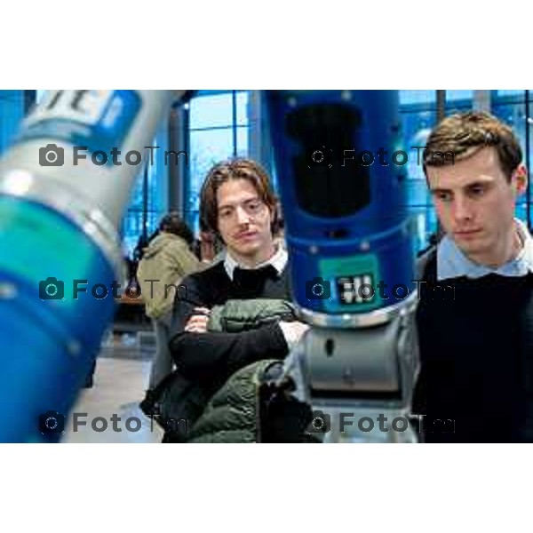Tiziano Manzoni/LaPresse 23-01- 2026 Italia Cronaca BergamoBergamo inaugurazione del JOiiNT LAB 2.0 Robotica e Intelligenza Artificiale per l’Industria del Futuro. Confindustria Bergamo, Kilometro Rosso e Università degli Studi di Bergamo.