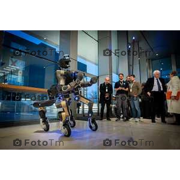 Tiziano Manzoni/LaPresse 23-01- 2026 Italia Cronaca BergamoBergamo inaugurazione del JOiiNT LAB 2.0 Robotica e Intelligenza Artificiale per l’Industria del Futuro. Confindustria Bergamo, Kilometro Rosso e Università degli Studi di Bergamo.