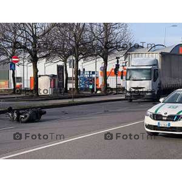 Tiziano Manzoni/LaPresse 27--01- 2026 Bergamo, Italia Cronaca Bergamo Imortale via borgo palazzo scooter camion
