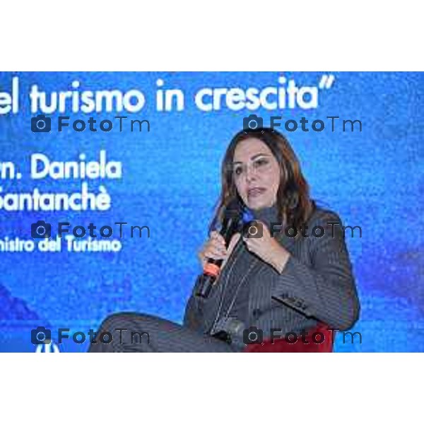 Tiziano Manzoni/LaPresse 30-01- 2026 Italia Cronaca Bergamo Nembro convegno INVESTOR & INDUSTRY FORUM 2026: intervento della ministra del turismo On. Daniela Santanchè Proiezione: “Cultura, tradizione, wellness, l’esperienza del turismo in crescita”