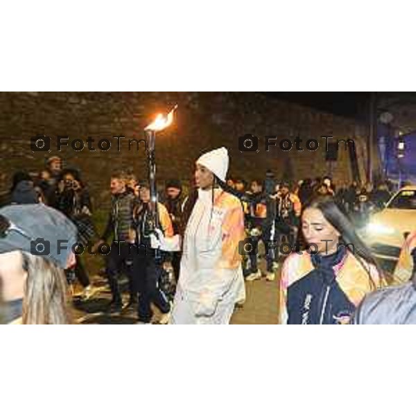 Tiziano Manzoni/LaPresse 02-02- 2026 Italia Cronaca Bergamo arrivo in città della fiamma Olimpica con passaggi in piazza vecchia, e accensione del braciere in Largo Belotti