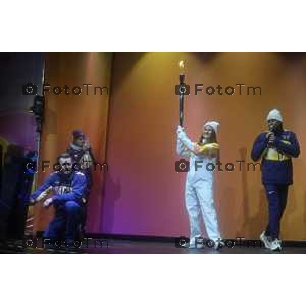 Tiziano Manzoni/LaPresse 02-02- 2026 Italia Cronaca Bergamo arrivo in città della fiamma Olimpica con passaggi in piazza vecchia, e accensione del braciere in Largo Belotti