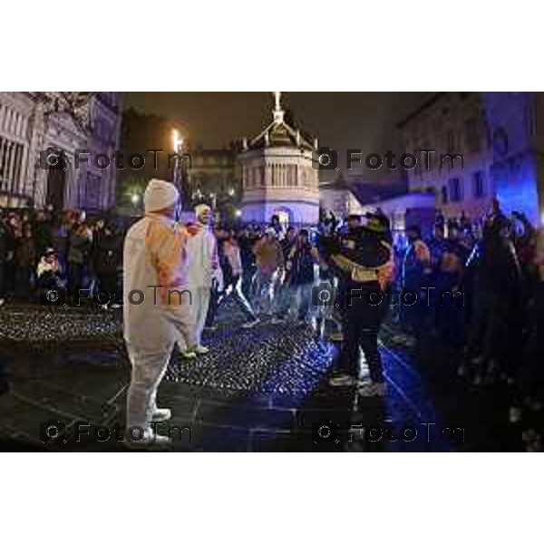 Tiziano Manzoni/LaPresse 02-02- 2026 Italia Cronaca Bergamo arrivo in città della fiamma Olimpica con passaggi in piazza vecchia, e accensione del braciere in Largo Belotti