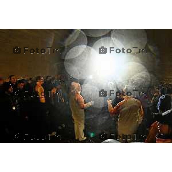 Tiziano Manzoni/LaPresse 02-02- 2026 Italia Cronaca Bergamo arrivo in città della fiamma Olimpica con passaggi in piazza vecchia, e accensione del braciere in Largo Belotti