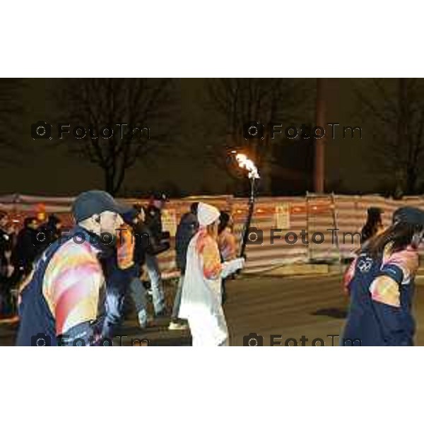 Tiziano Manzoni/LaPresse 02-02- 2026 Italia Cronaca Bergamo arrivo in città della fiamma Olimpica con passaggi in piazza vecchia, e accensione del braciere in Largo Belotti