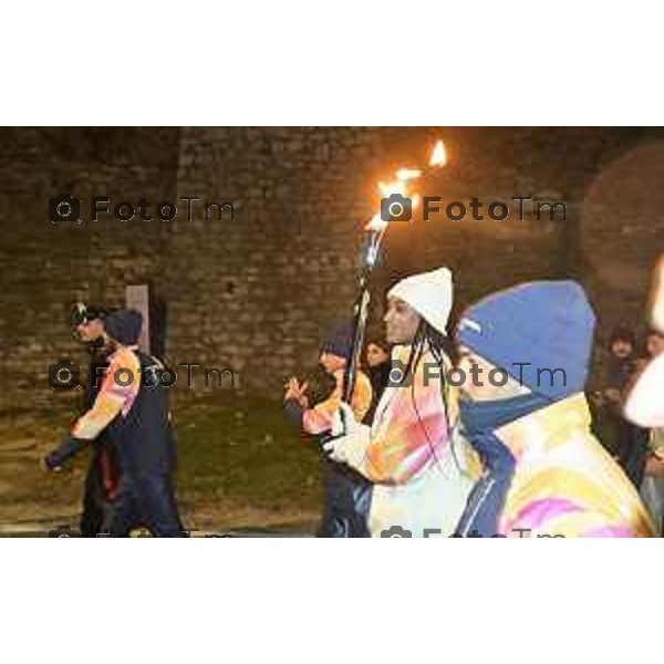 Tiziano Manzoni/LaPresse 02-02- 2026 Italia Cronaca Bergamo arrivo in città della fiamma Olimpica con passaggi in piazza vecchia, e accensione del braciere in Largo Belotti