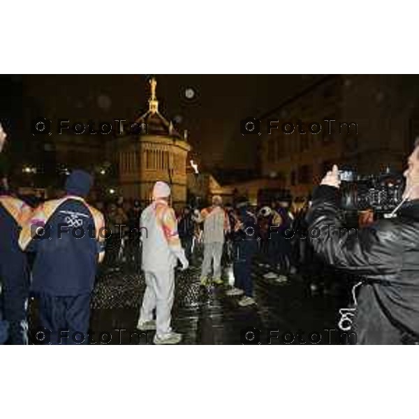 Tiziano Manzoni/LaPresse 02-02- 2026 Italia Cronaca Bergamo arrivo in città della fiamma Olimpica con passaggi in piazza vecchia, e accensione del braciere in Largo Belotti