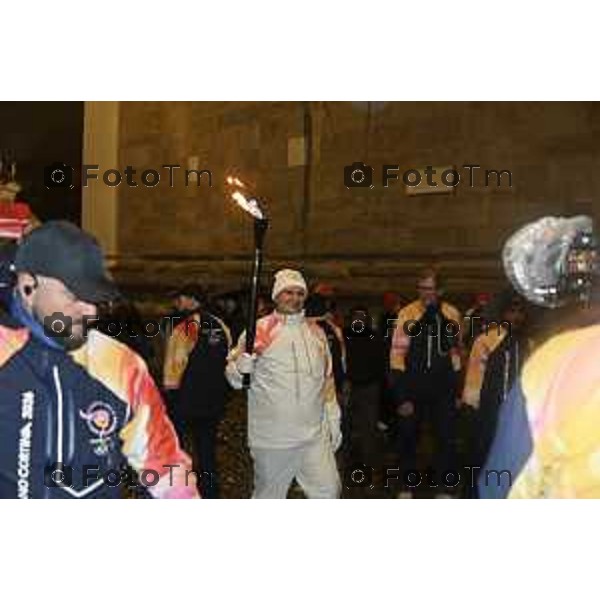 Tiziano Manzoni/LaPresse 02-02- 2026 Italia Cronaca Bergamo arrivo in città della fiamma Olimpica con passaggi in piazza vecchia, e accensione del braciere in Largo Belotti