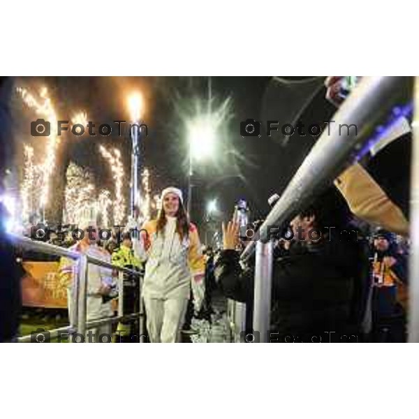 Tiziano Manzoni/LaPresse 02-02- 2026 Italia Cronaca Bergamo arrivo in città della fiamma Olimpica con passaggi in piazza vecchia, e accensione del braciere in Largo Belotti