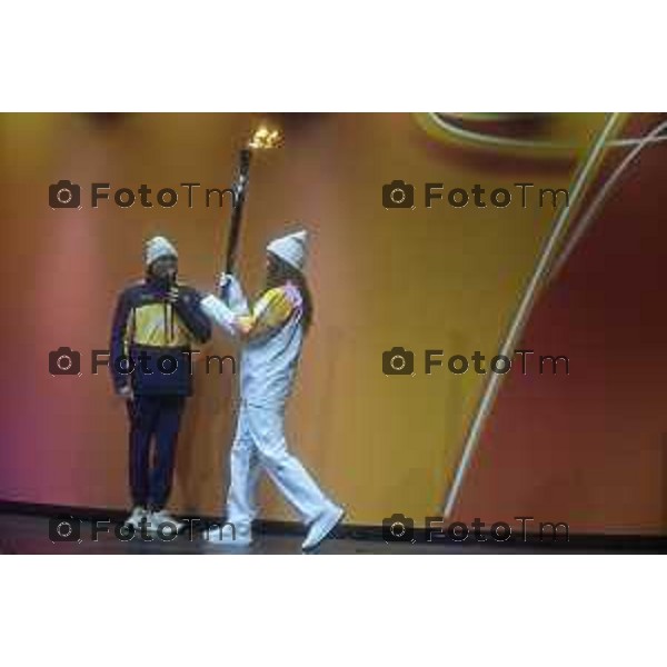 Tiziano Manzoni/LaPresse 02-02- 2026 Italia Cronaca Bergamo arrivo in città della fiamma Olimpica con passaggi in piazza vecchia, e accensione del braciere in Largo Belotti