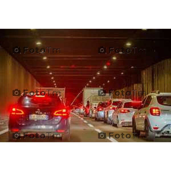 Tiziano Manzoni/LaPresse 7-01- 2026 Italia Cronaca BergamoBonate Sotto Asse interurbano lavori sul ponte fiume brembo Code e disagi