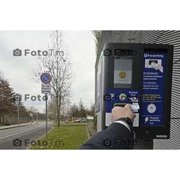 Tiziano Manzoni/LaPresse 7- 02- 2026 Italia CronacaBergamo Parcheggio Ospedale Papa Giovanni XXIII Interno esterno coperto sosta selvaggia divieto