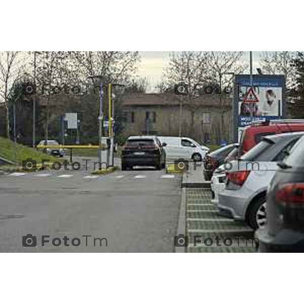 Tiziano Manzoni/LaPresse 7- 02- 2026 Italia CronacaBergamo Parcheggio Ospedale Papa Giovanni XXIII Interno esterno coperto sosta selvaggia divieto