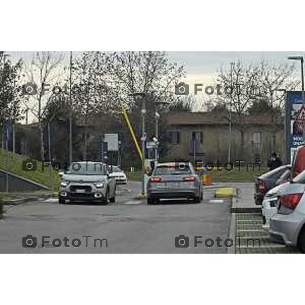 Tiziano Manzoni/LaPresse 7- 02- 2026 Italia CronacaBergamo Parcheggio Ospedale Papa Giovanni XXIII Interno esterno coperto sosta selvaggia divieto