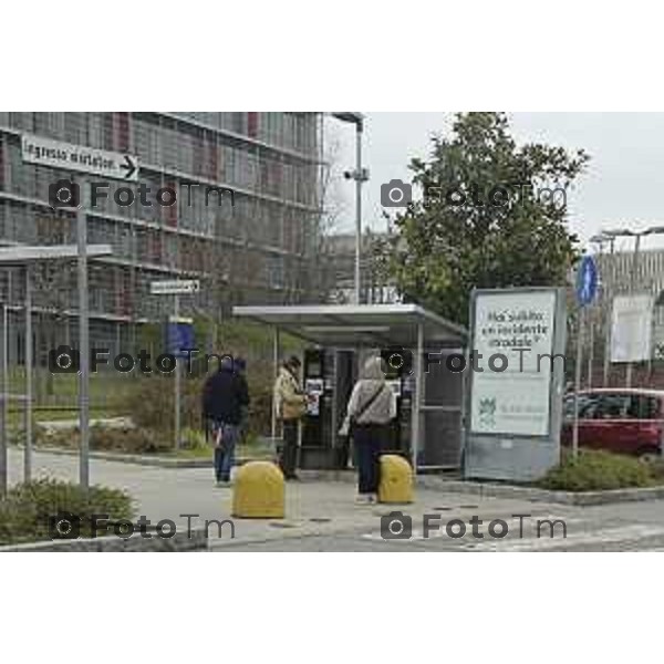 Tiziano Manzoni/LaPresse 7- 02- 2026 Italia CronacaBergamo Parcheggio Ospedale Papa Giovanni XXIII Interno esterno coperto sosta selvaggia divieto