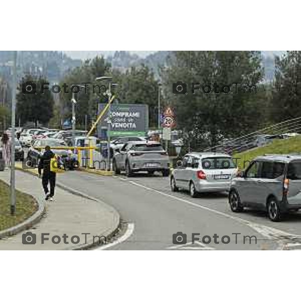Tiziano Manzoni/LaPresse 7- 02- 2026 Italia CronacaBergamo Parcheggio Ospedale Papa Giovanni XXIII Interno esterno coperto sosta selvaggia divieto