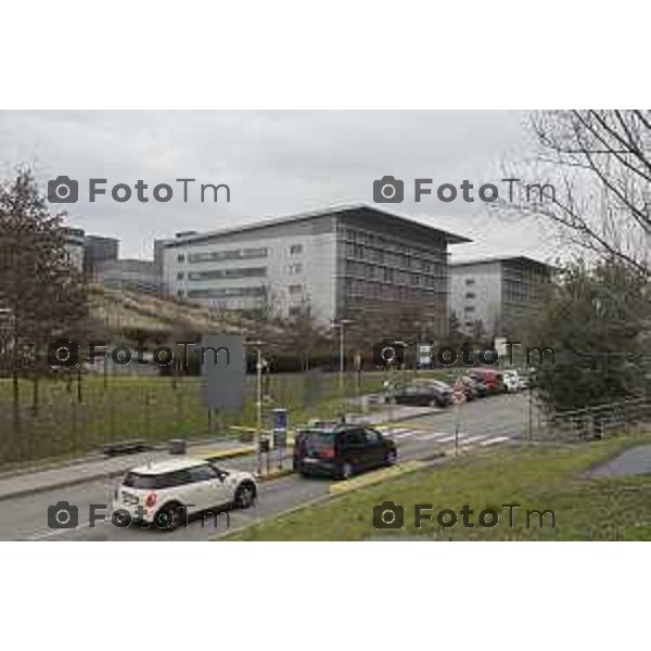 Tiziano Manzoni/LaPresse 7- 02- 2026 Italia CronacaBergamo Parcheggio Ospedale Papa Giovanni XXIII Interno esterno coperto sosta selvaggia divieto