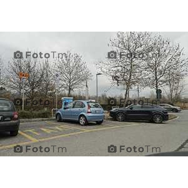 Tiziano Manzoni/LaPresse 7- 02- 2026 Italia CronacaBergamo Parcheggio Ospedale Papa Giovanni XXIII Interno esterno coperto sosta selvaggia divieto