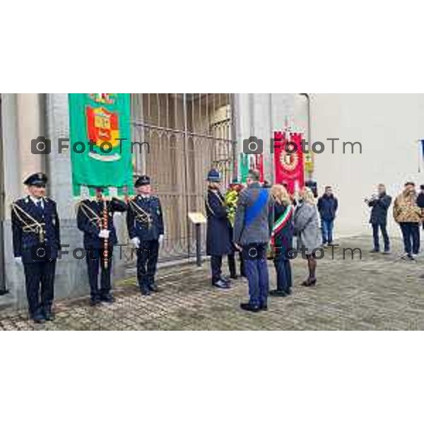 Tiziano Manzoni/LaPresse 10-02- 2026 Italia Cronaca Bergamo in memoria delle vittime delle Foibe omaggio alla targa in ricordo degli esuli della Clementina, in via Tolstoj 7.