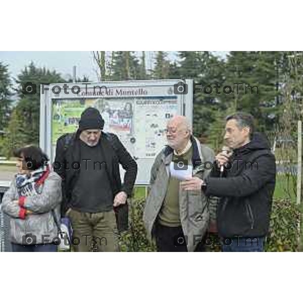 Tiziano Manzoni/LaPresse 12-02- 2026 Italia Cronaca Montello Bg protesta davanti al municipio contro l\'inceneritore voluto dalla Montello SPa