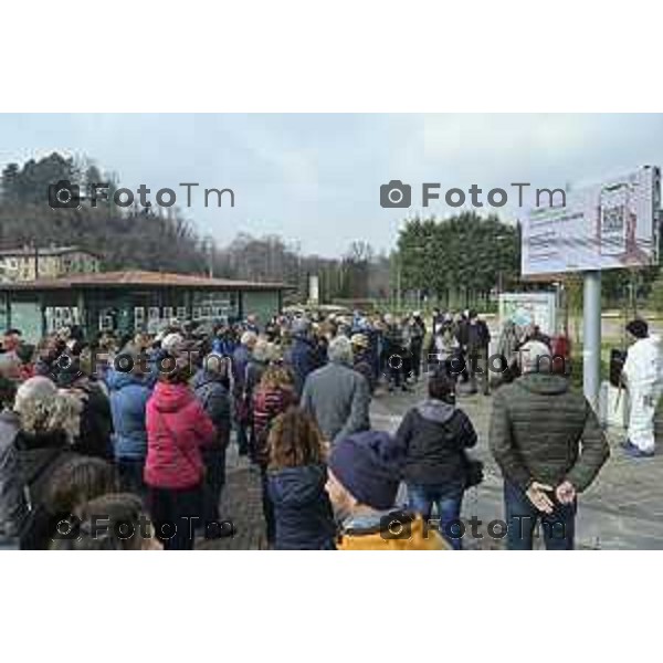 Tiziano Manzoni/LaPresse 12-02- 2026 Italia Cronaca Montello Bg protesta davanti al municipio contro l\'inceneritore voluto dalla Montello SPa