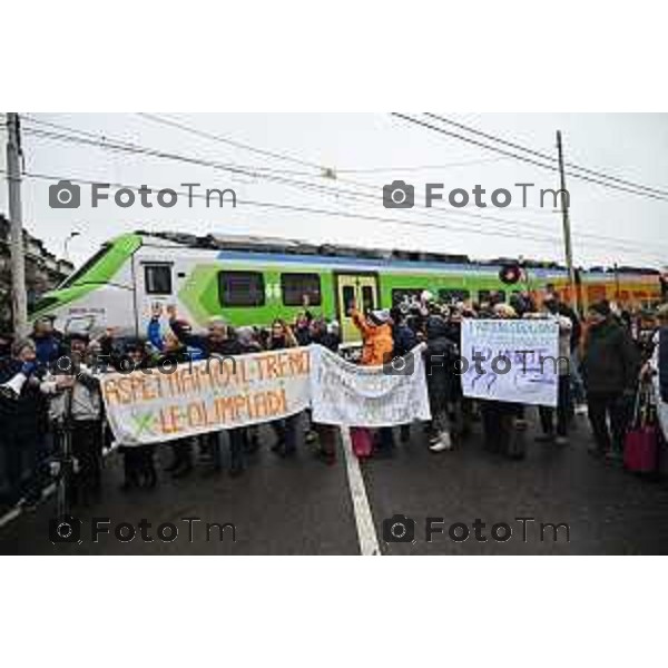 Protesta davanti al municipio contro inceneritore 14 Febbraio 2026 Italia Bergamo Bergamo protesta e presidio passaggio a livello di Via Recastello foto Tiziano Manzoni Lapresse