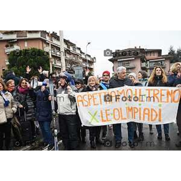 Protesta davanti al municipio contro inceneritore 14 Febbraio 2026 Italia Bergamo Bergamo protesta e presidio passaggio a livello di Via Recastello foto Tiziano Manzoni Lapresse