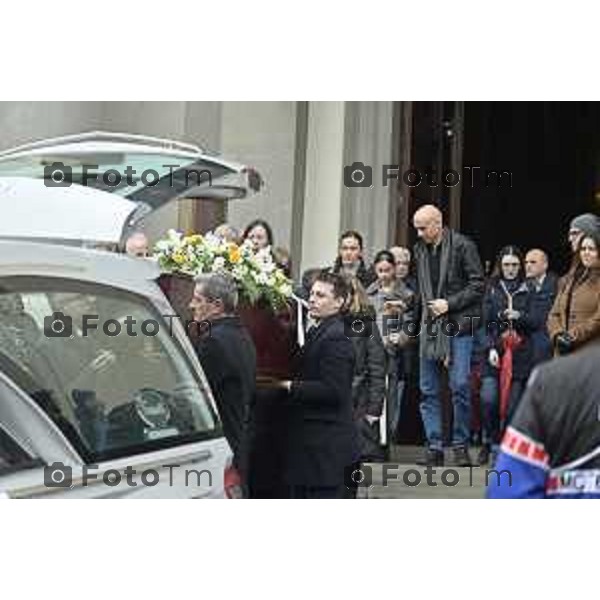 Protesta davanti al municipio contro inceneritore 12 Febbraio 2026 Italia Bergamo Villa d’Almè funerali di Daniele Santini, morto in un incidente in moto il 30 gennaio mentre si trovava in Marocco a seguire l’Africa Eco Race come cronista per il sito «SoloEnduro». foto Tiziano Manzoni Lapresse