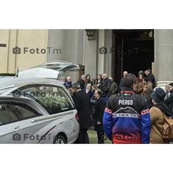 Protesta davanti al municipio contro inceneritore 12 Febbraio 2026 Italia Bergamo Villa d’Almè funerali di Daniele Santini, morto in un incidente in moto il 30 gennaio mentre si trovava in Marocco a seguire l’Africa Eco Race come cronista per il sito «SoloEnduro». foto Tiziano Manzoni Lapresse