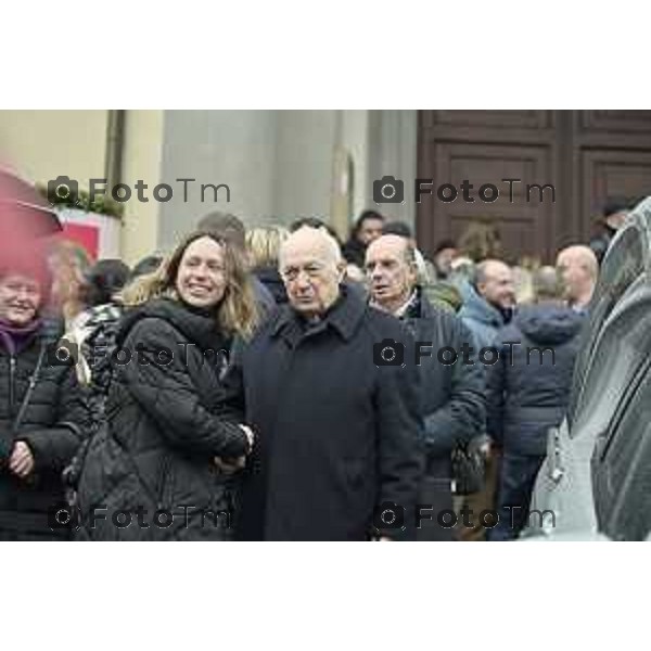 Protesta davanti al municipio contro inceneritore 12 Febbraio 2026 Italia Bergamo Villa d’Almè funerali di Daniele Santini, morto in un incidente in moto il 30 gennaio mentre si trovava in Marocco a seguire l’Africa Eco Race come cronista per il sito «SoloEnduro». foto Tiziano Manzoni Lapresse