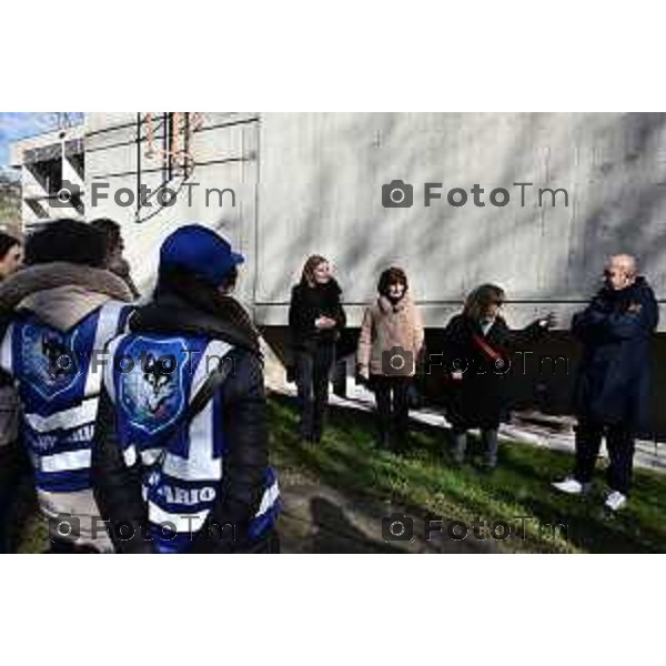 Protesta davanti al municipio contro inceneritore 18 Febbraio 202 Italia Bergamo scuola primaria Rodari presenta la prima colonia felina scolastica riconosciuta dal Comune di Bergamo. foto Tiziano Manzoni Lapresse