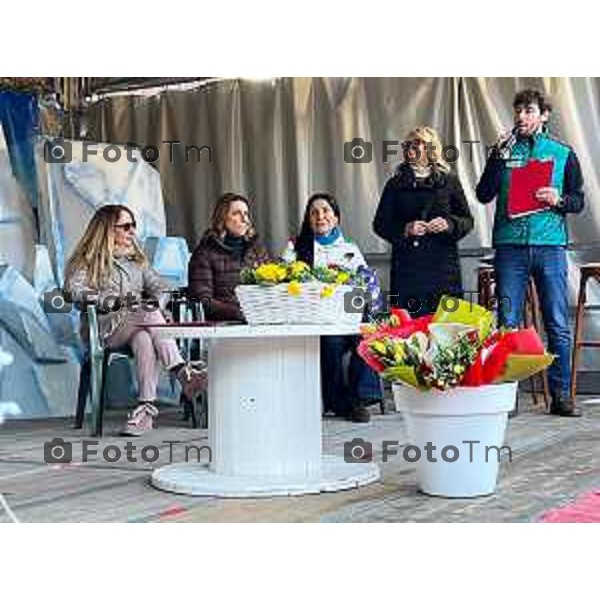 indimenticabili protagoniste della leggendaria Valanga Rosa, tratto indelebile e glorioso nella storia dello sci italiano – Paola Magoni Deborah Compagnoni e Lara Magoni 12 Febbraio 2026 Selvino BG Italia foto Tiziano Manzoni Lapresse