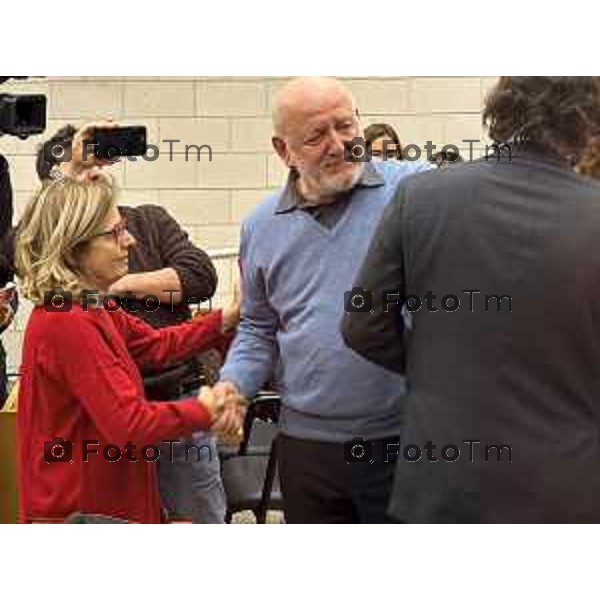 Bergamo. La Corte d’Assise ha condannato all’ergastolo Moussa Sangare per l’omicidio di Sharon Verzeni nella foto i famigliari di Sharon Verzeni papa Bruno con il procuratore Maria Cristina Rota e il PM marchisio 25 Febbraio 2026 Bergamo Italia foto Tiziano Manzoni Lapresse