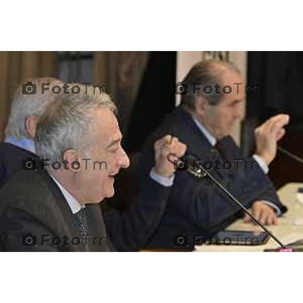 Bergamo e referendum Le ragioni del SI e del NO Confronto tra Antonio di Pietro e Maurizio Romanelli nella foto il moderatore da Franco cattaneo ( frai i due PM ) Antonio di Pietro e il Procuratore capo di Bergamo, Maurizio Romanelli. L’incontro sarà introdotto da Francesco Corna, segretario generale CISL Bergamo. 26 Febbraio 2026 Bg Italia foto Tiziano Manzoni Lapresse