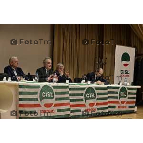 Bergamo e referendum Le ragioni del SI e del NO Confronto tra Antonio di Pietro e Maurizio Romanelli nella foto il moderatore da Franco cattaneo ( frai i due PM ) Antonio di Pietro e il Procuratore capo di Bergamo, Maurizio Romanelli. L’incontro sarà introdotto da Francesco Corna, segretario generale CISL Bergamo. 26 Febbraio 2026 Bg Italia foto Tiziano Manzoni Lapresse