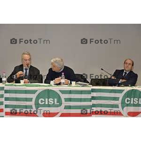 Bergamo e referendum Le ragioni del SI e del NO Confronto tra Antonio di Pietro e Maurizio Romanelli nella foto il moderatore da Franco cattaneo ( frai i due PM ) Antonio di Pietro e il Procuratore capo di Bergamo, Maurizio Romanelli. L’incontro sarà introdotto da Francesco Corna, segretario generale CISL Bergamo. 26 Febbraio 2026 Bg Italia foto Tiziano Manzoni Lapresse