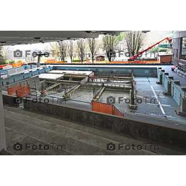 Bergamo visita cantiere Piscine Italcementi con Assessore Valesini, 28 Febbraio 2026 Bergamo Italia foto Tiziano Manzoni Lapresse