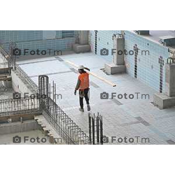 Bergamo visita cantiere Piscine Italcementi con Assessore Valesini, 28 Febbraio 2026 Bergamo Italia foto Tiziano Manzoni Lapresse