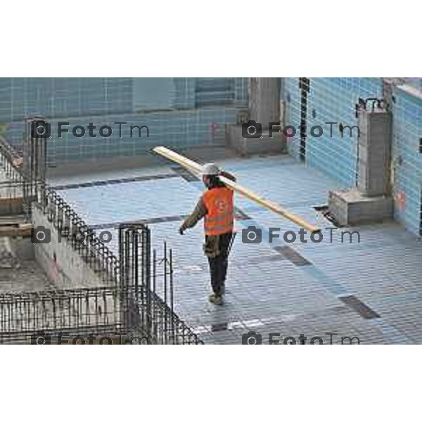 Bergamo visita cantiere Piscine Italcementi con Assessore Valesini, 28 Febbraio 2026 Bergamo Italia foto Tiziano Manzoni Lapresse