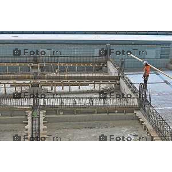 Bergamo visita cantiere Piscine Italcementi con Assessore Valesini, 28 Febbraio 2026 Bergamo Italia foto Tiziano Manzoni Lapresse