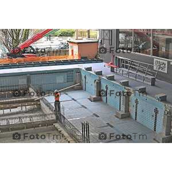 Bergamo visita cantiere Piscine Italcementi con Assessore Valesini, 28 Febbraio 2026 Bergamo Italia foto Tiziano Manzoni Lapresse