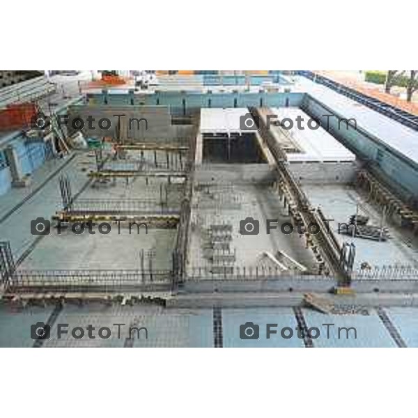 Bergamo visita cantiere Piscine Italcementi con Assessore Valesini, 28 Febbraio 2026 Bergamo Italia foto Tiziano Manzoni Lapresse