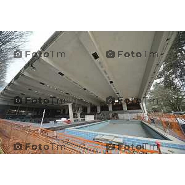 Bergamo visita cantiere Piscine Italcementi con Assessore Valesini, 28 Febbraio 2026 Bergamo Italia foto Tiziano Manzoni Lapresse