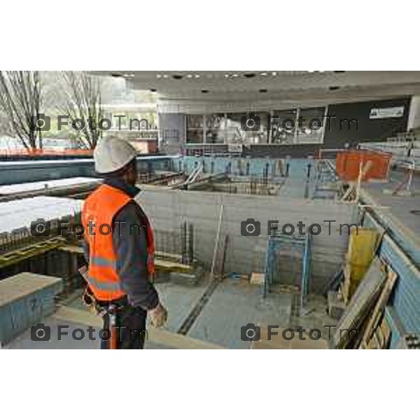 Bergamo visita cantiere Piscine Italcementi con Assessore Valesini, 28 Febbraio 2026 Bergamo Italia foto Tiziano Manzoni Lapresse