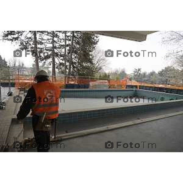 Bergamo visita cantiere Piscine Italcementi con Assessore Valesini, 28 Febbraio 2026 Bergamo Italia foto Tiziano Manzoni Lapresse