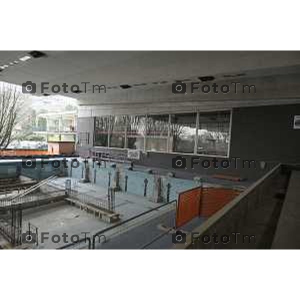 Bergamo visita cantiere Piscine Italcementi con Assessore Valesini, 28 Febbraio 2026 Bergamo Italia foto Tiziano Manzoni Lapresse