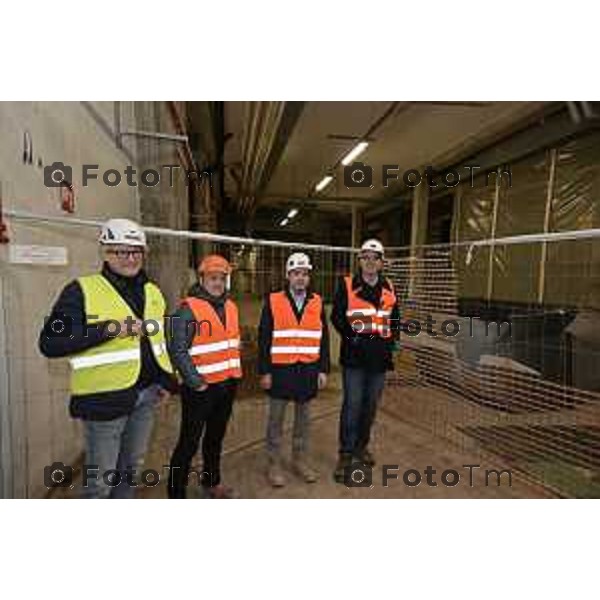 Bergamo visita cantiere Piscine Italcementi con Assessore Valesini, da sx verso dx Ing Bergamo direzione lavori etisee Simone Minali, GiovanniBiddi tiepiesse e assessore Valesini 28 Febbraio 2026 Bergamo Italia foto Tiziano Manzoni Lapresse