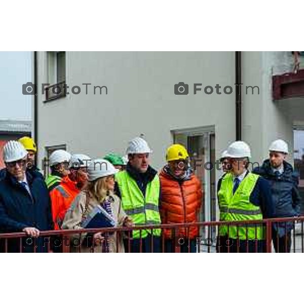 Bergamo, 2 marzo 2026 - Il Ministro delle Infrastrutture Matteo Salvini fa visita al cantiere ALER di via Tommaso Grossi e al cantiere RFI della prossima stazione di Orio Al Serio Aeroporto.