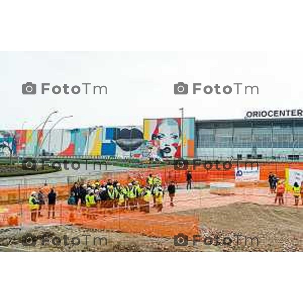Bergamo, 2 marzo 2026 - Il Ministro delle Infrastrutture Matteo Salvini fa visita al cantiere ALER di via Tommaso Grossi e al cantiere RFI della prossima stazione di Orio Al Serio Aeroporto.