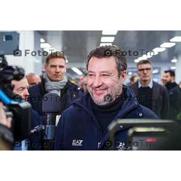 Bergamo, 2 marzo 2026 - Il Ministro delle Infrastrutture Matteo Salvini fa visita al cantiere ALER di via Tommaso Grossi e al cantiere RFI della prossima stazione di Orio Al Serio Aeroporto.